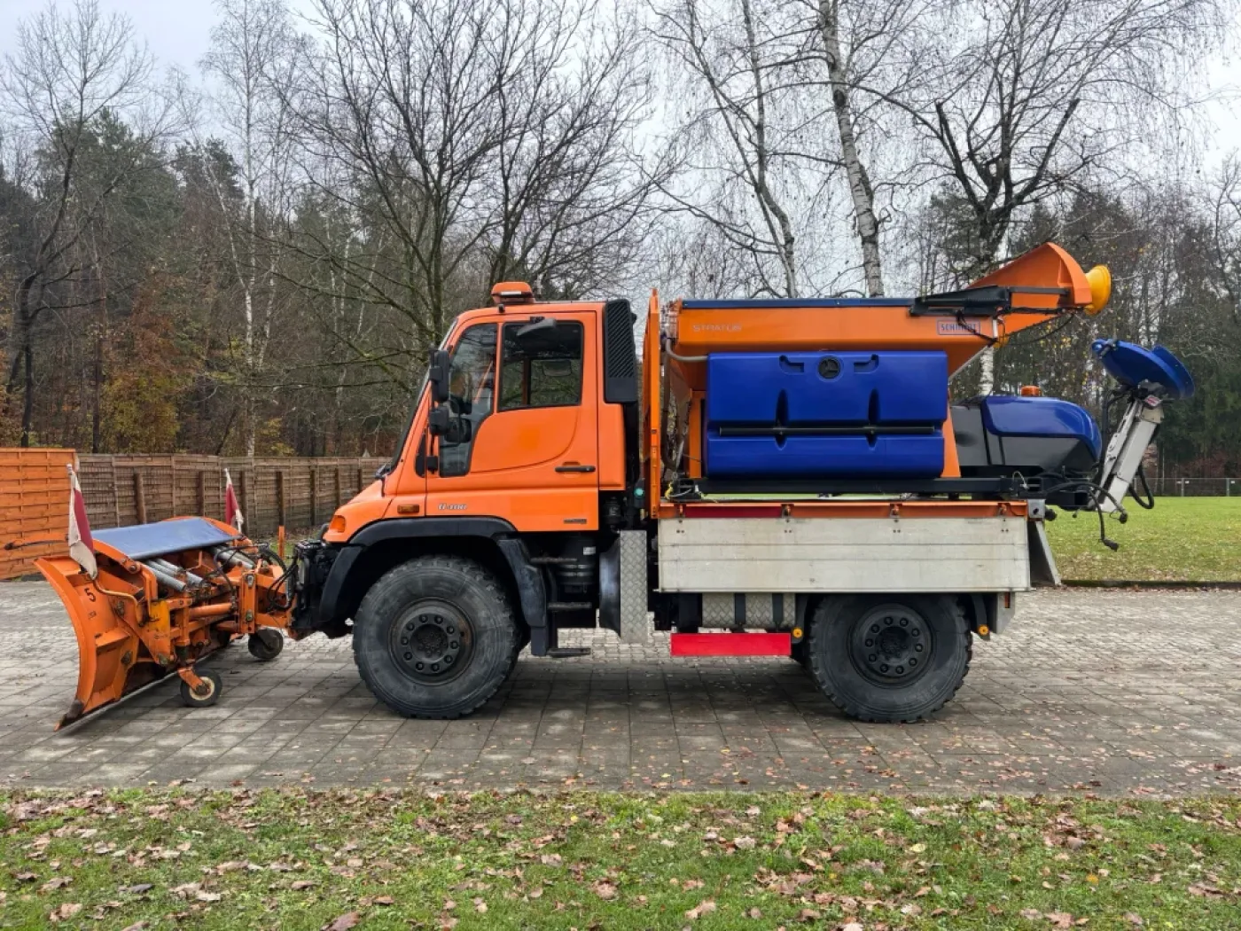 Mercedes Benz - Unimog U400 - 1