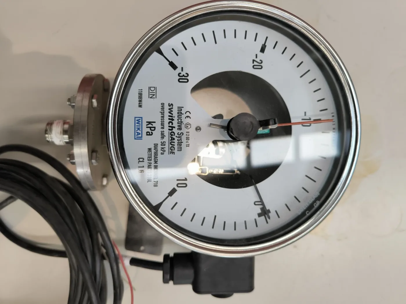 PRESSURE GAUGE WITH INDUCTIVE CONTACT WIKA PGS43.160 ATEX - 1