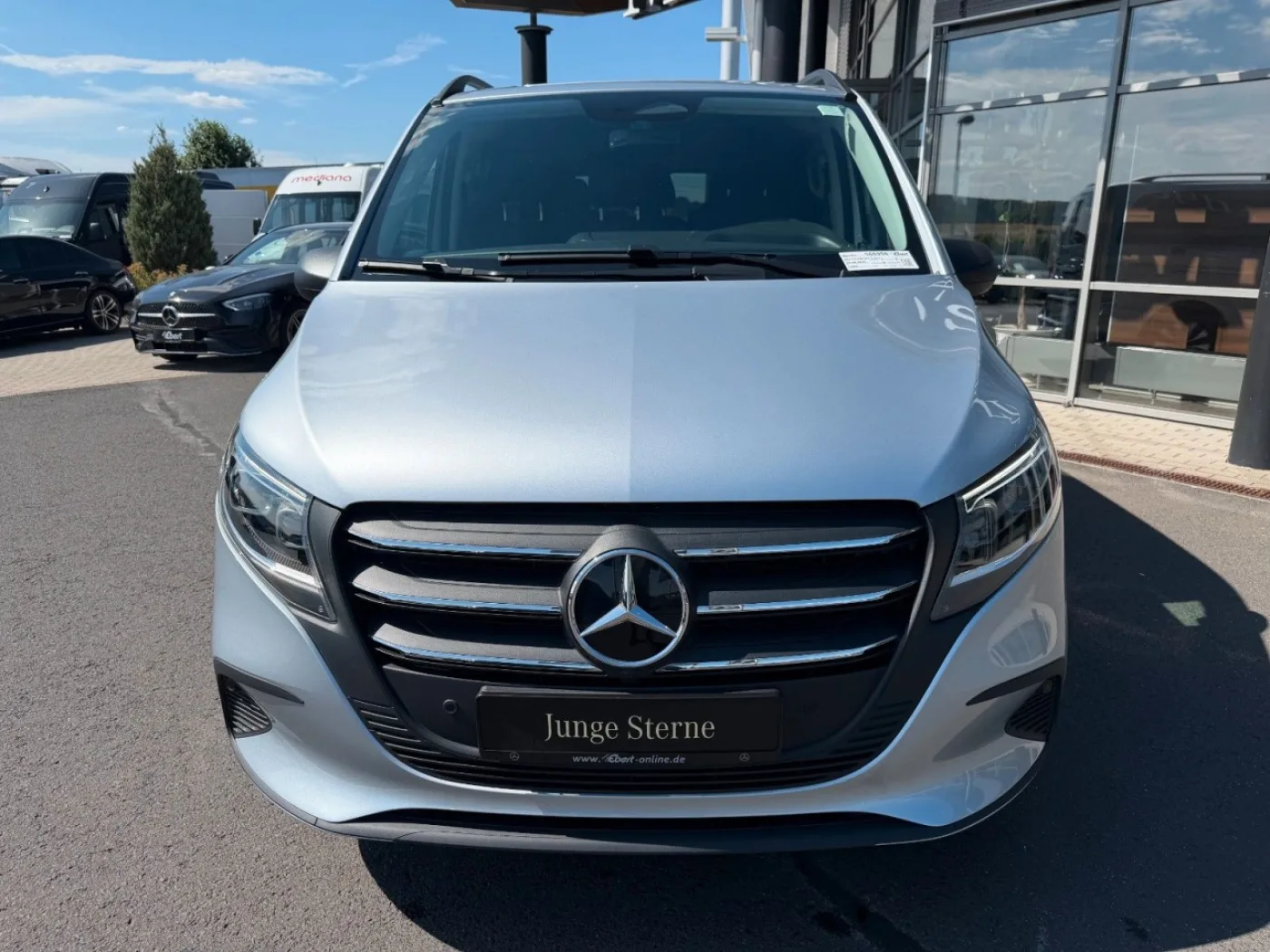Mercedes Benz Vito 116 CDI Tourer 4x4 AHK2,5 DISTRONIC Stdh - 2