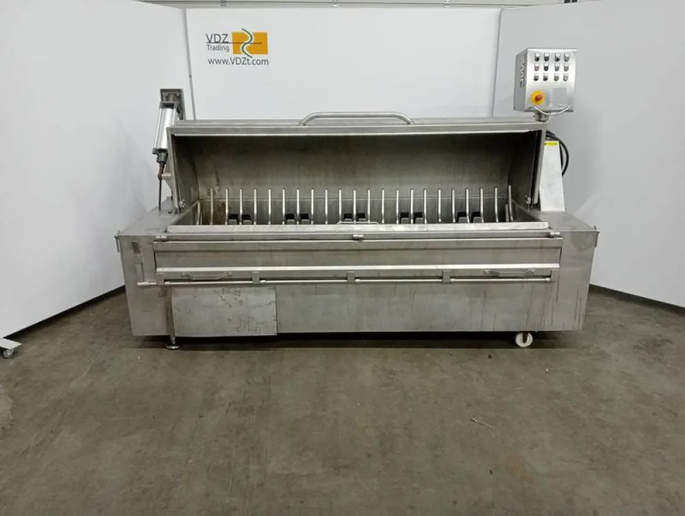 Scalding dehairing machine