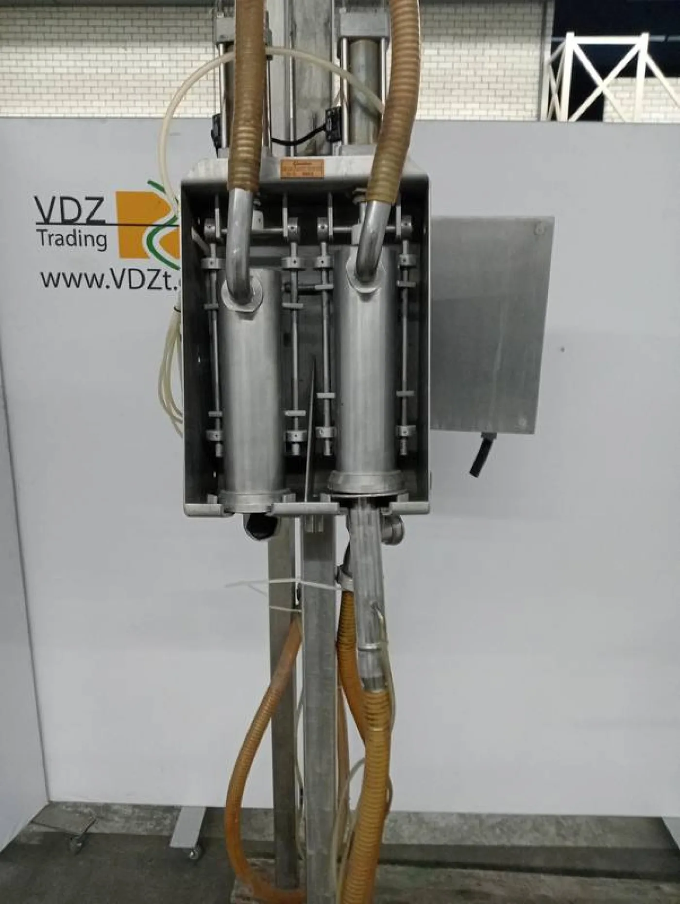 Blood collecting unit with sterilizer - 3