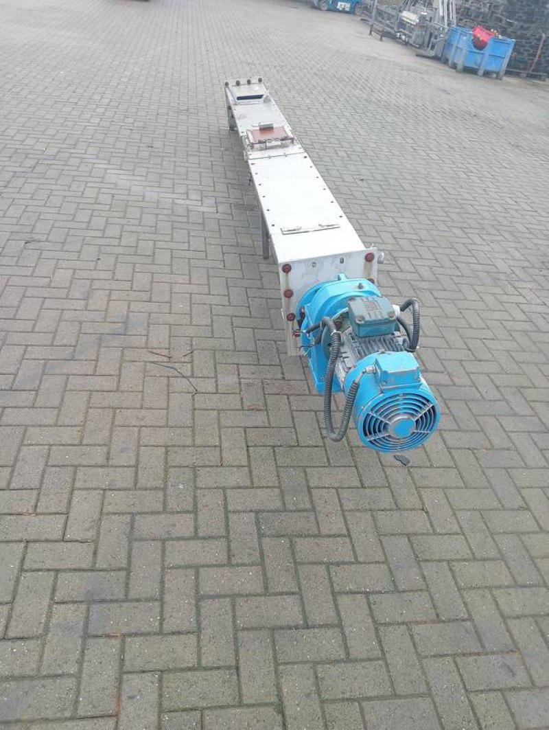 Feed screw conveyor