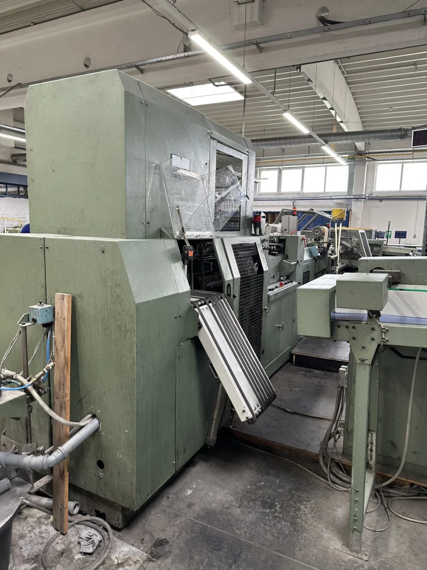 Kolbus BF 524 with FE 603 compact flow line - 1
