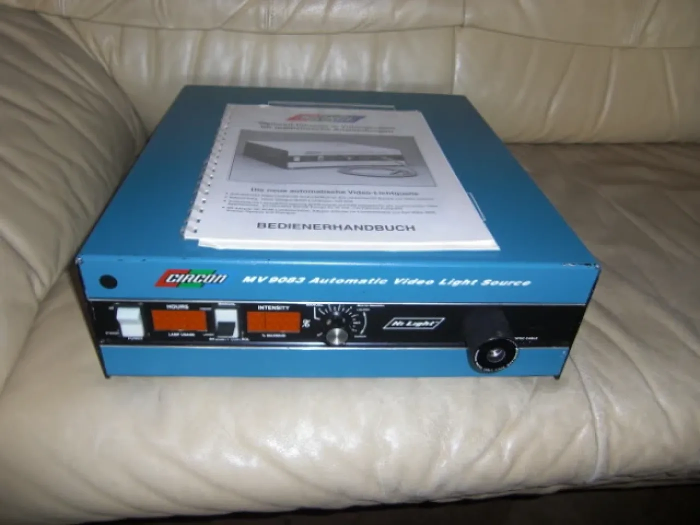 Circon MV-9083 Endoskopie Kaltlichtquelle (Metallhylid) - 1