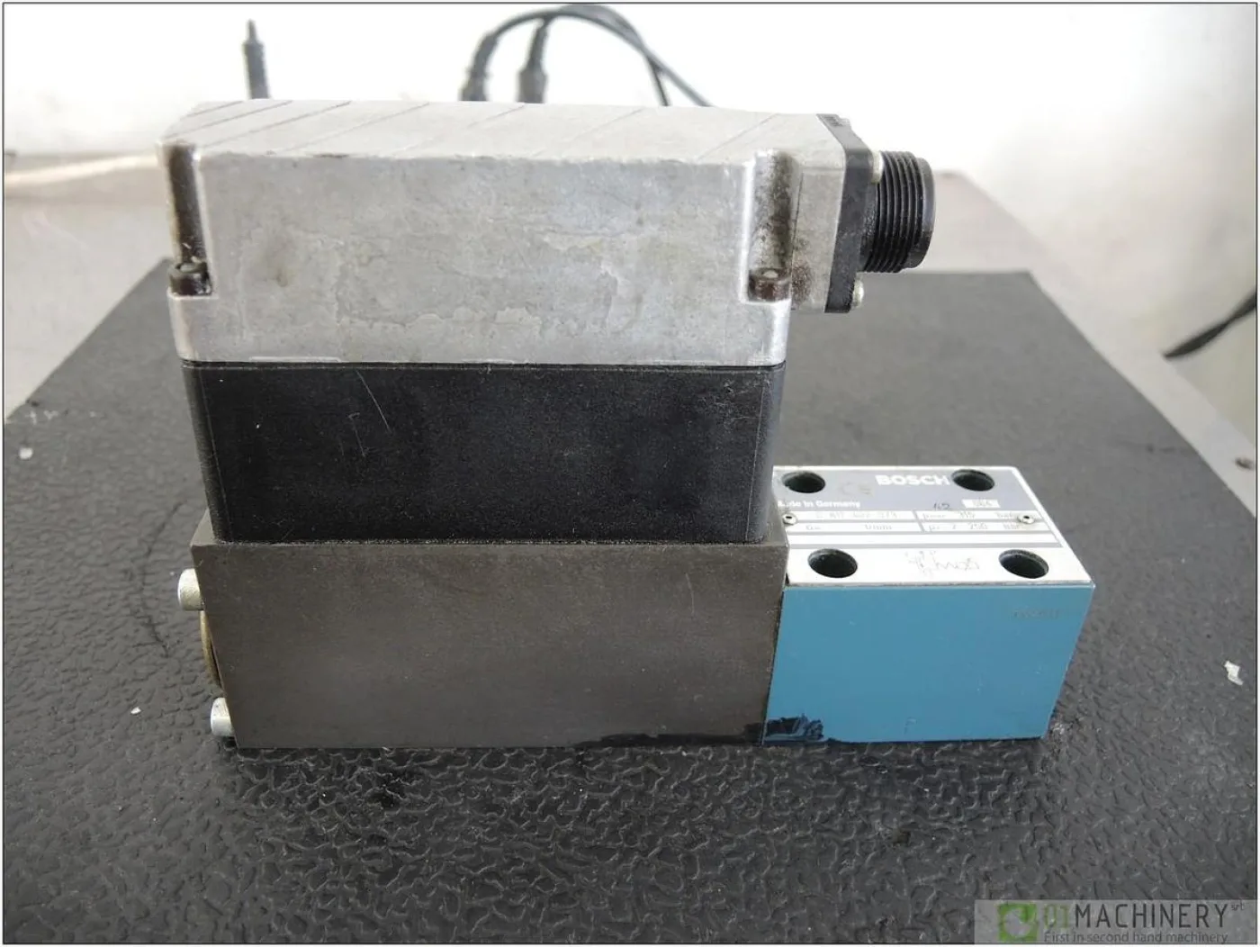 BOSCH 0 811 402 073 AI2993 - 1