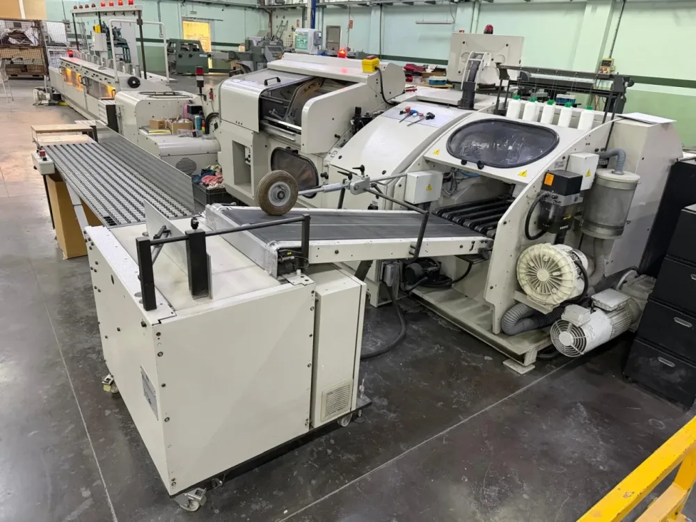 Meccanotecnica Uniplex with Aster 180 sewing machine