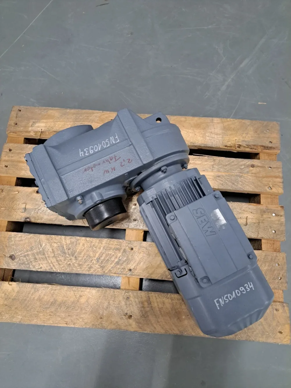 SEW Eurodrive Getriebemotor FH67DRS90L4BE2