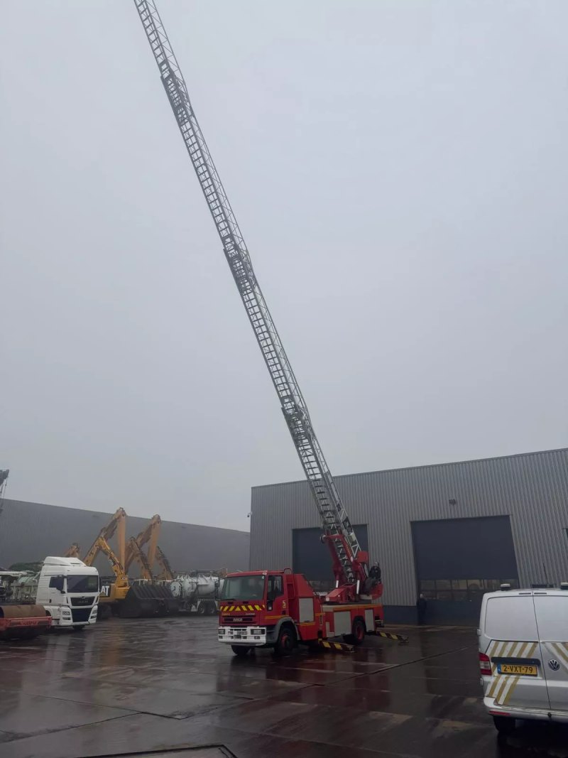 Iveco 130E23 4×2 Firetruck