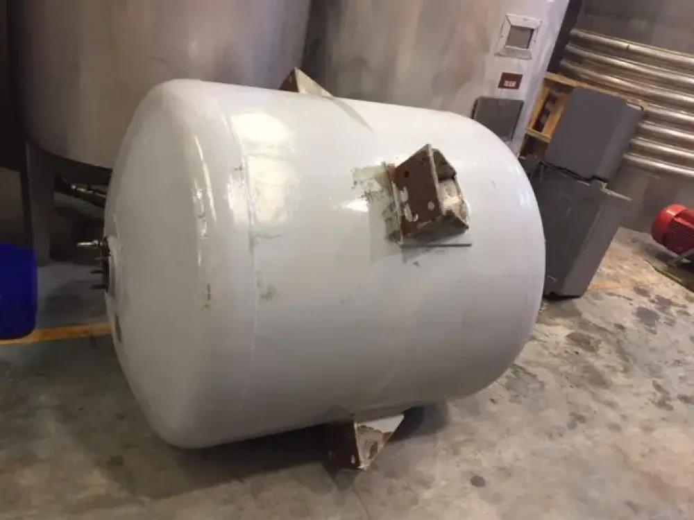 USED HALARIZED TANK 860 LITERS