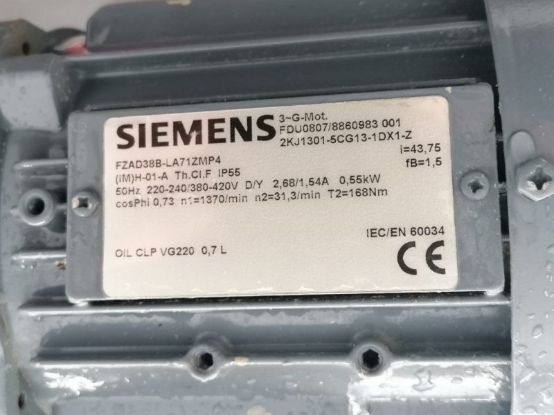 Silo with - Metering screw