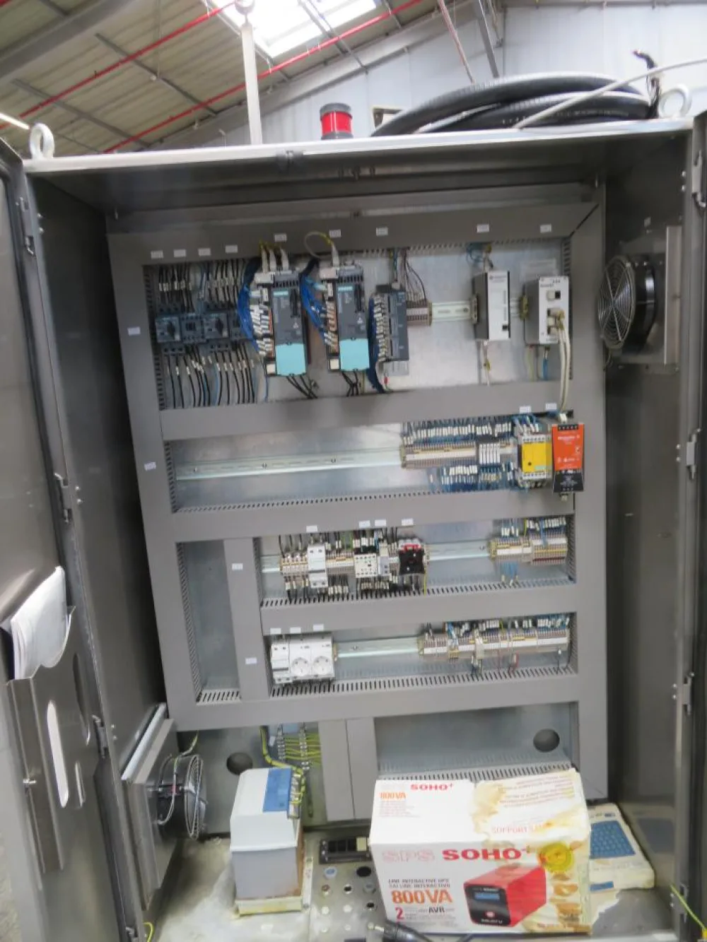 Sleever International Sleever International Sleevercombi Shrink Sleeve Machine - Bottle Sleever Line