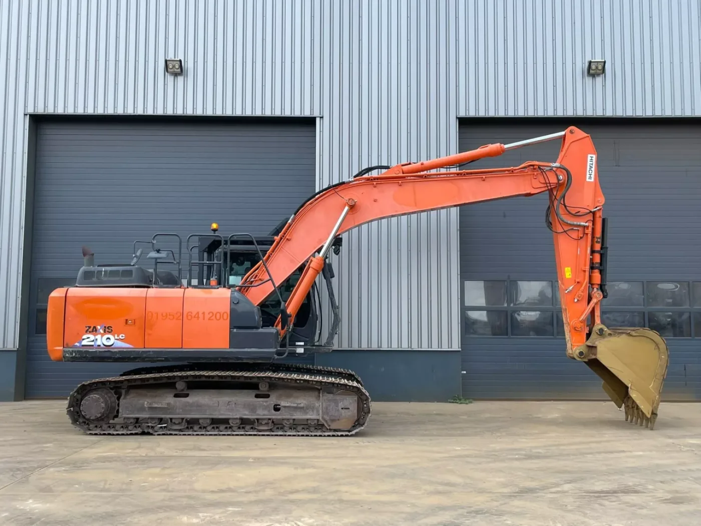 Hitachi ZX210LC-6 - 6