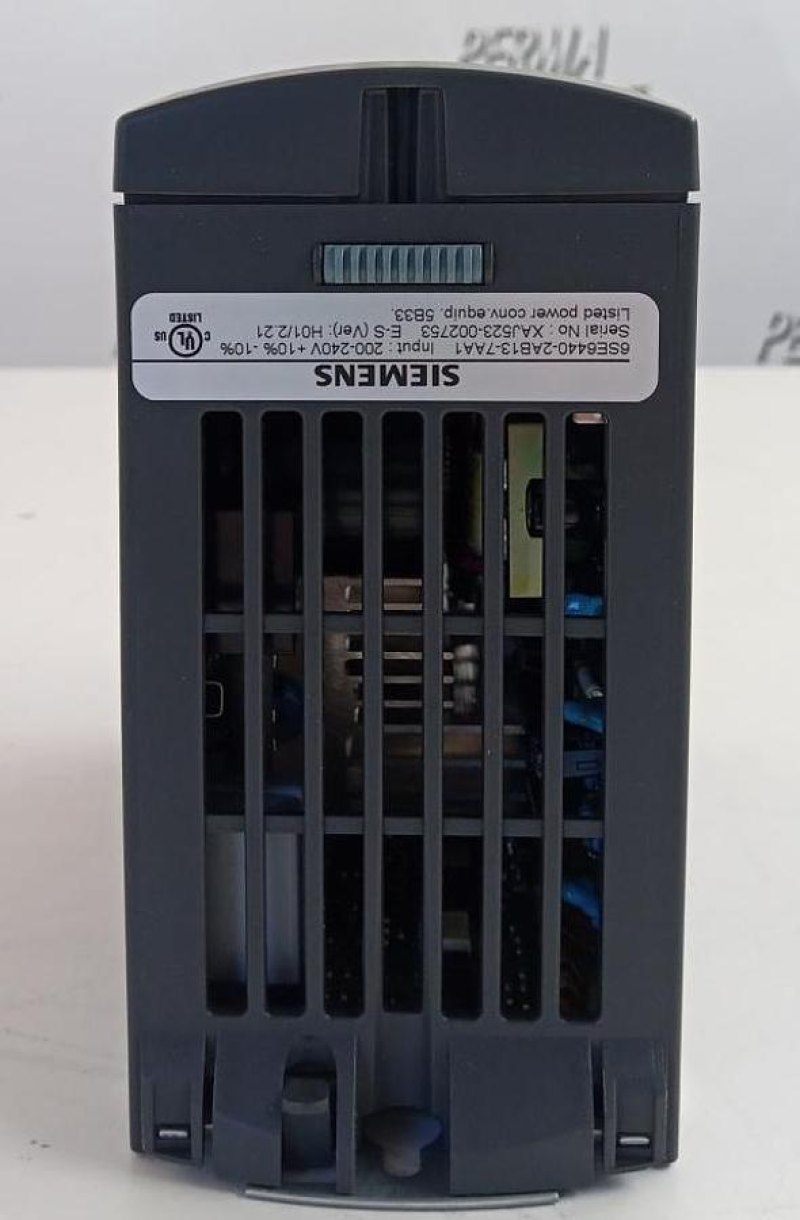 Siemens MICROMASTER 440 6SE6440-2AB13-7AA1 Frequency Converter