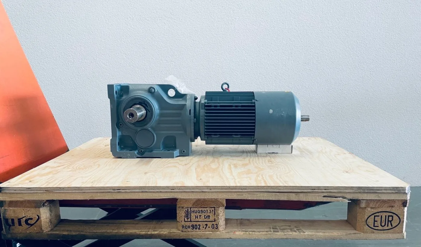 SEW Getriebemotor K77 DV112M4/BMG/HR/TF/ASB8 - 1