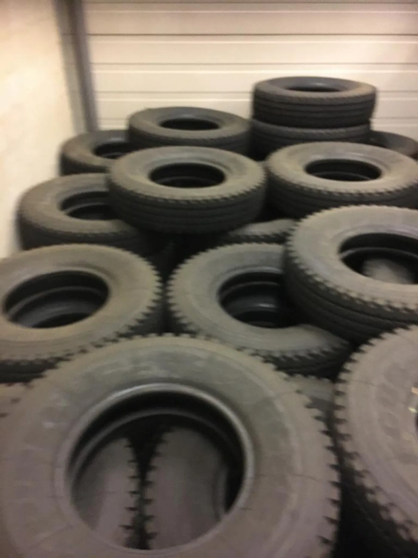 Pirelli 10.00R20 G85 - 3