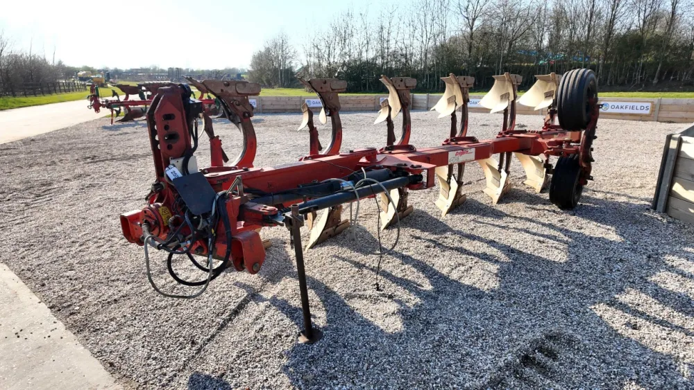 2002 Gregoire Besson HRPB7 6 (5+1) Furrow On-Land/In-Furrow Plough