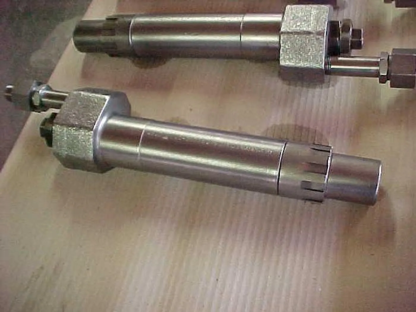 FUEL INJECTORS DEUTZ RBVM545 - 4
