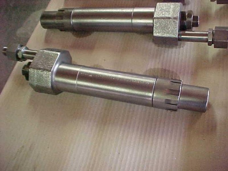 FUEL INJECTORS DEUTZ RBVM545