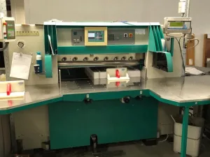 Perfecta 115 TVC + elevador palet/vibradora/descargador línea de corte