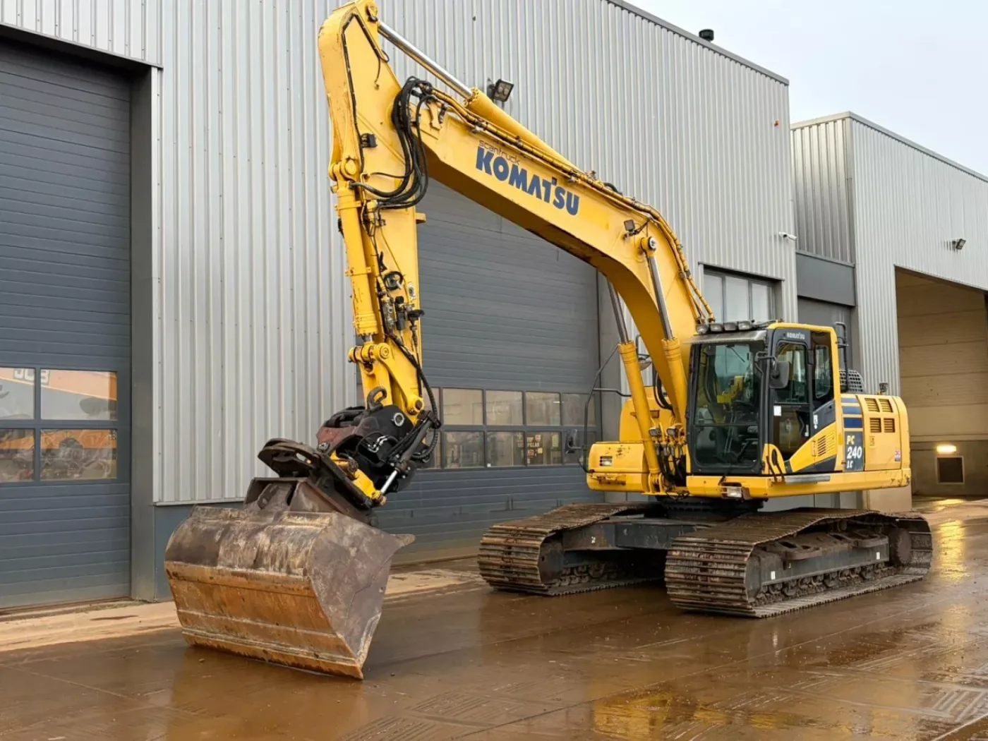 Komatsu PC240LC-10 Engcon and 3 x bucket - 4