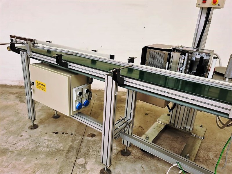 ETICHETTATRICE CON STAMPANTE E NASTRO TRASPORTATORE – IRPLAST – Mod. PAL 077