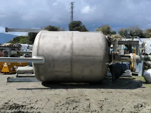STAINLESS STEEL TANK 316 WITH AGITATION 12.000 LITRES
