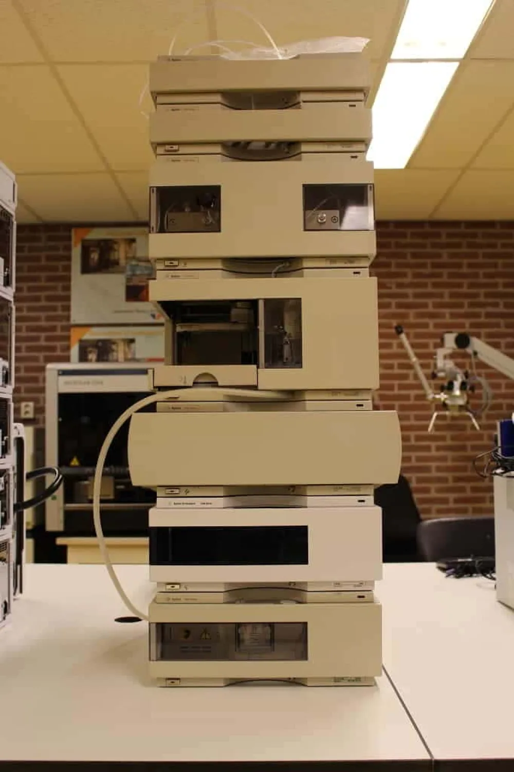 Agilent Series 1100 HPLC System