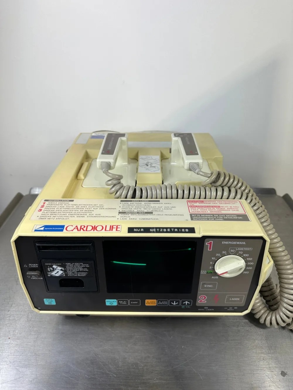 Nihon Khoden Cardiolife Tec-7100G Defibrillator