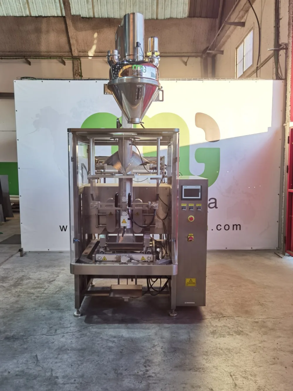 Envasadora vertical para productos en polvo o granulado en acero inoxidable adaptada a bolsas de 3kg y 5kg nueva