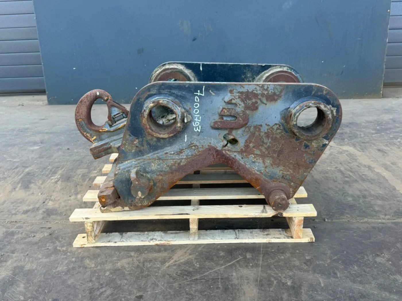 Quick Coupler CW30 excavator - 1