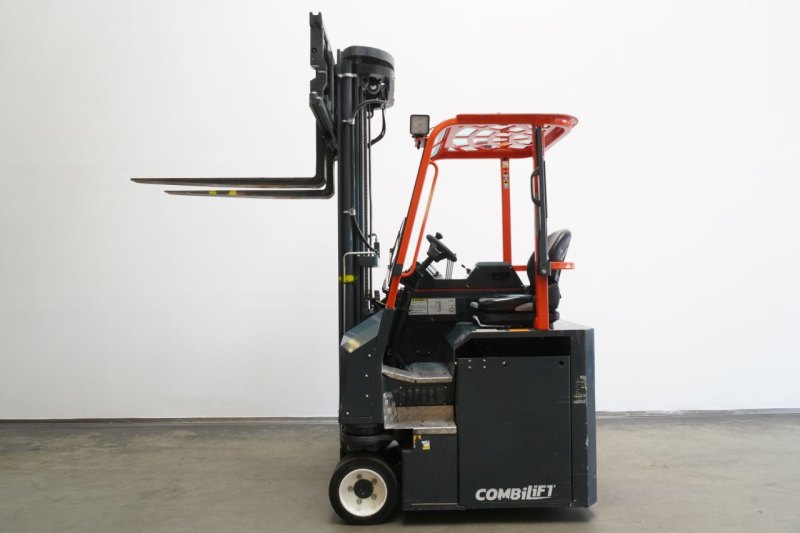 4-Wegestapler Combilift CBE3000 (2022)