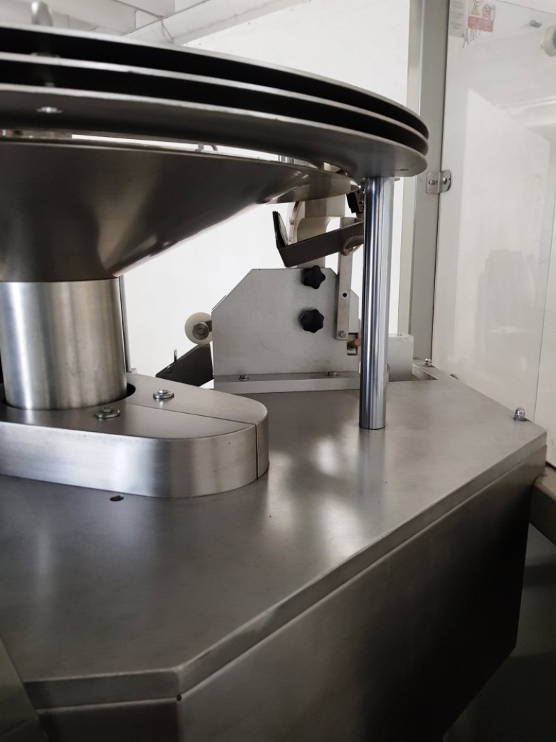 ORIENTATORE ALIMENTATORE PER FLACONI – GAMA