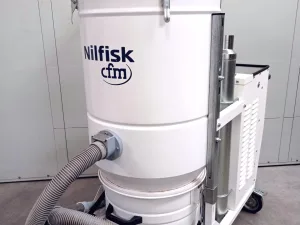ASPIRATORE INDUSTRIALE PER POLVERI – NILFISK – MOD. 3557
