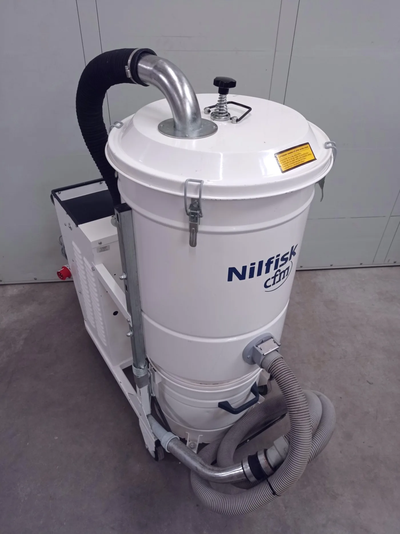 ASPIRATORE INDUSTRIALE PER POLVERI – NILFISK – MOD. 3557 - 6