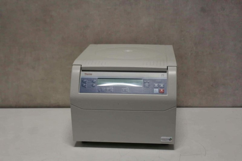 Thermo Sorvall ST 8 Centrifuge