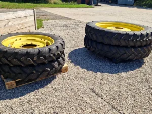 Set of 13.6R48 Alliance &amp; 270/95R36 Taurus rowcrops, to suit JD