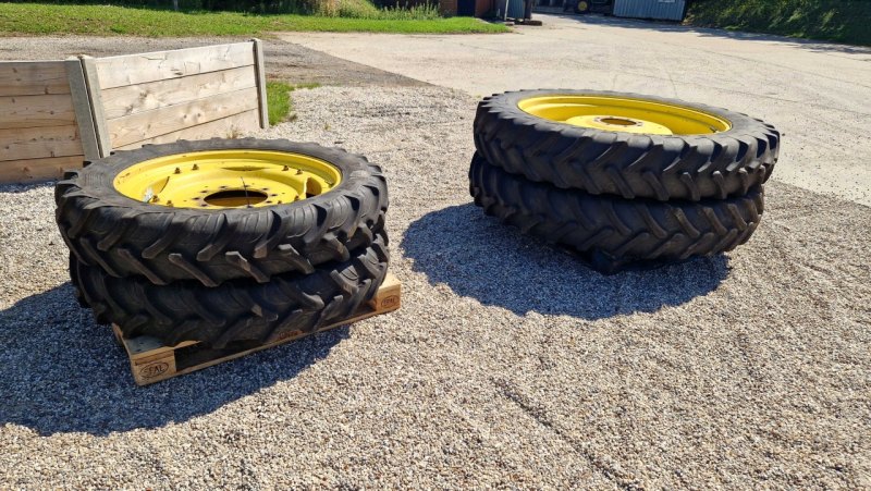 Set of 13.6R48 Alliance &amp; 270/95R36 Taurus rowcrops, to suit JD