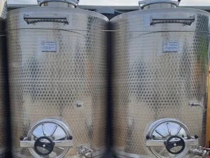 STAINLESS STEEL TANKS, CAPACITY 1700 LITERS, STORAGE MODEL ROUNDED BOTTOM, NEW EQUIPMENT