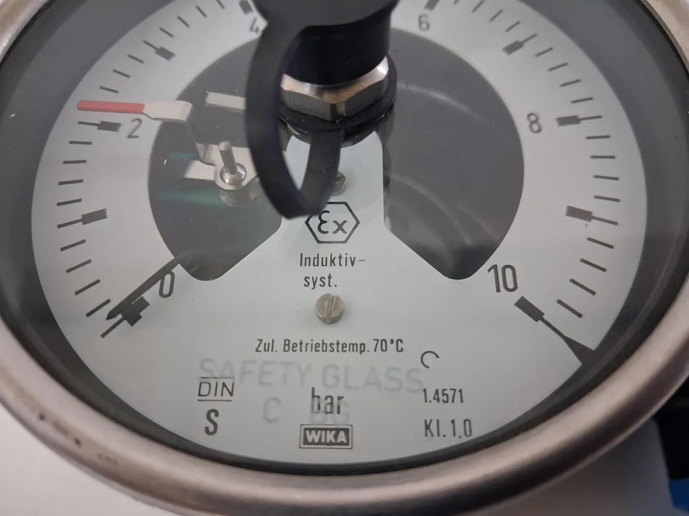 WIKA 831.21 Druckmessgerät mit induktivem Grenzwertschalter 0–10 bar - 5