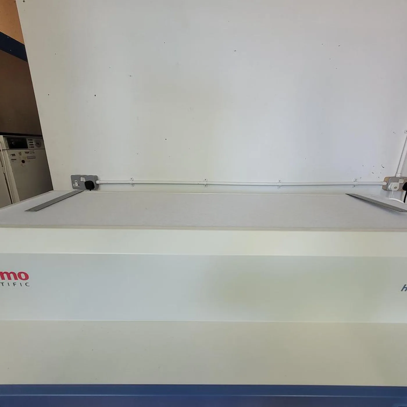 Thermo Scientific Heraguard ECO 1.5 Laminar Flow Clean Bench - 5