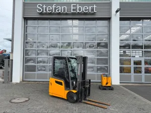 Jungheinrich EFG 215 / Triplex: 4.25m! / SS / nur 3.298h!