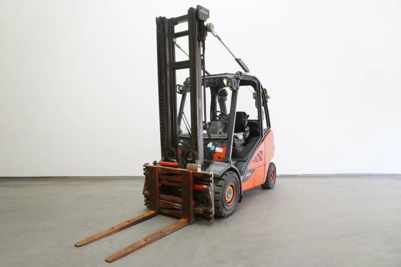 Frontstapler Linde H 30 D (3A) EVO 393-02 (2018) - 1