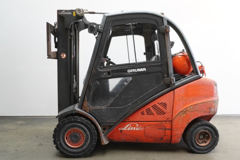 Frontstapler Linde H 35 T 393 (2010)