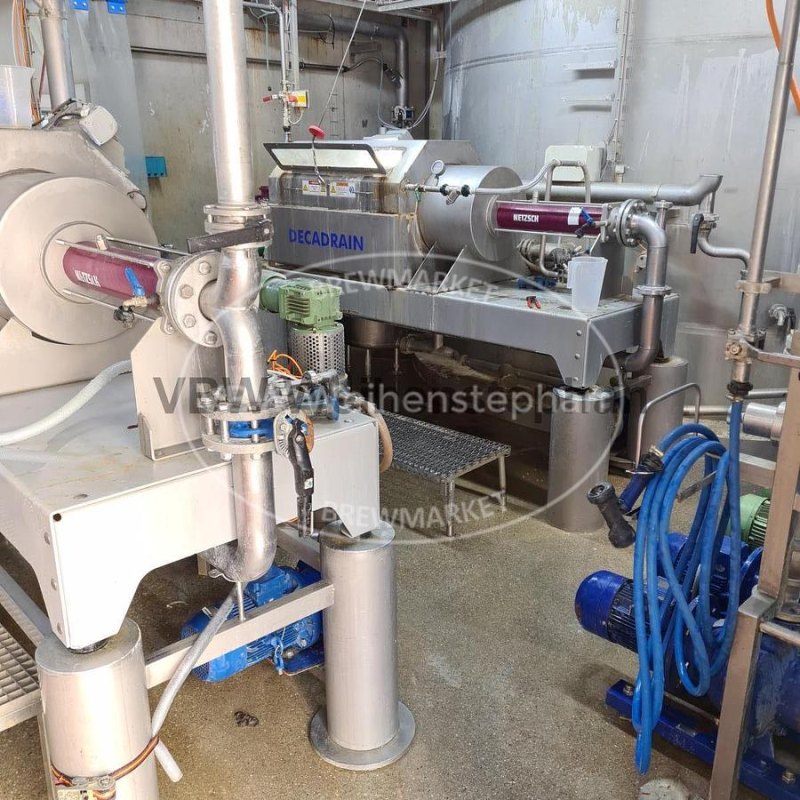 Decanter centrifuge