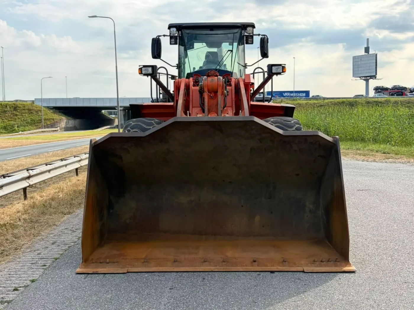 Hitachi ZW310-6 - 8