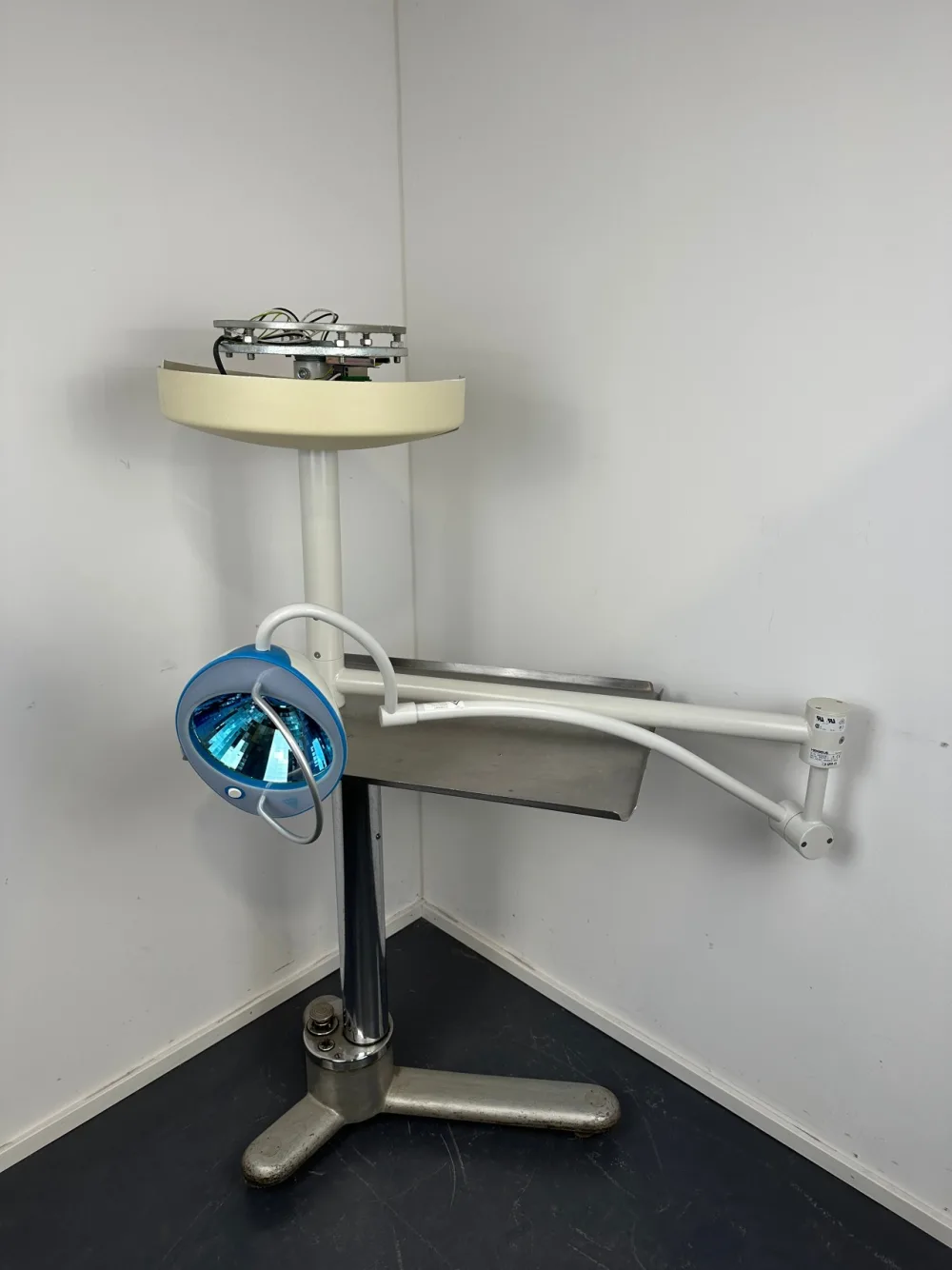 Heraeus Hanaulux Blue 30 OP-Lampe Deckenmontage