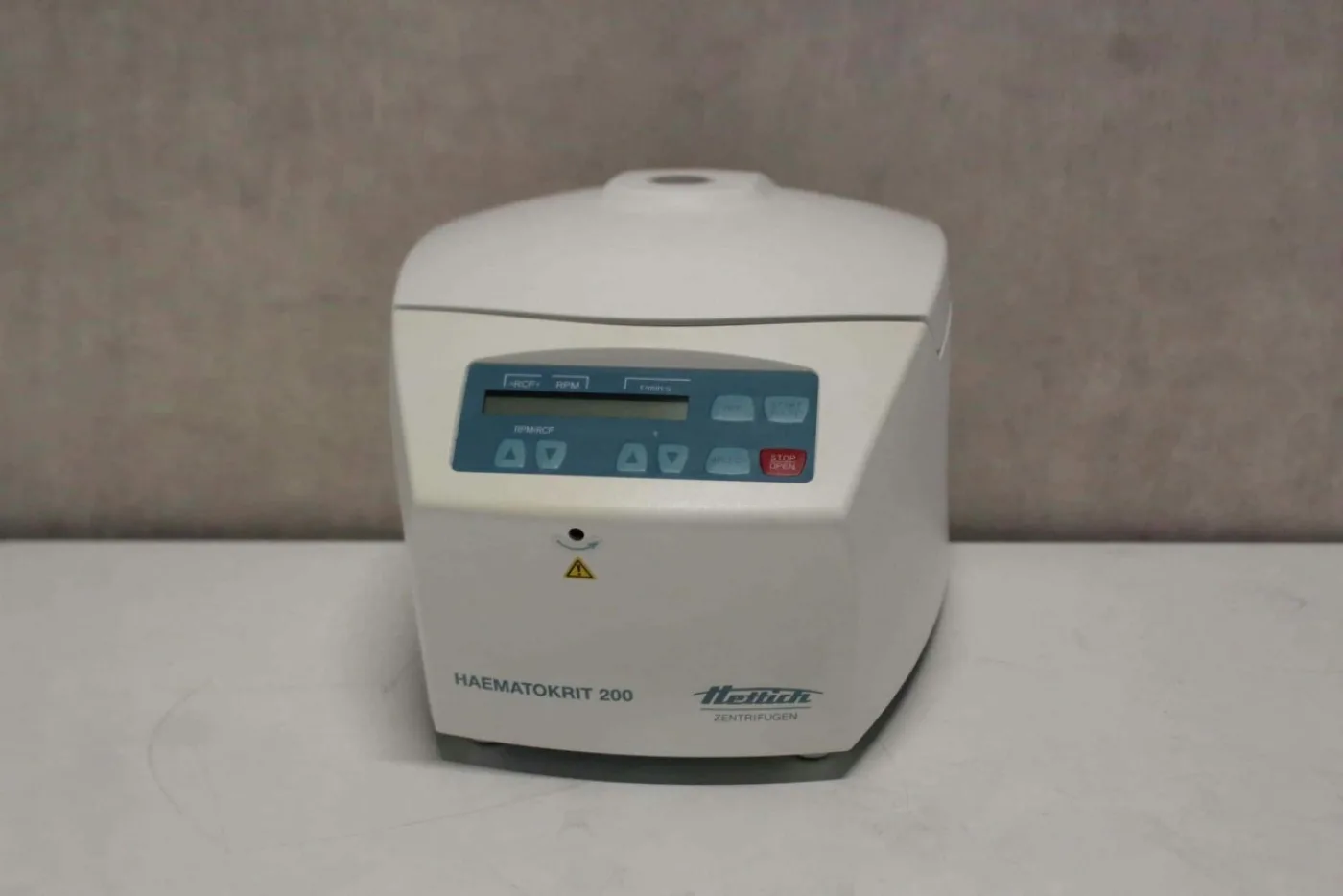 Hettich Haematokrit 200 Centrifuge - 1