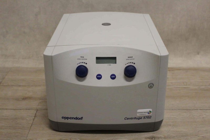 Eppendorf 5702 Centrifuge