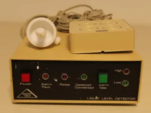 Liquid level detector