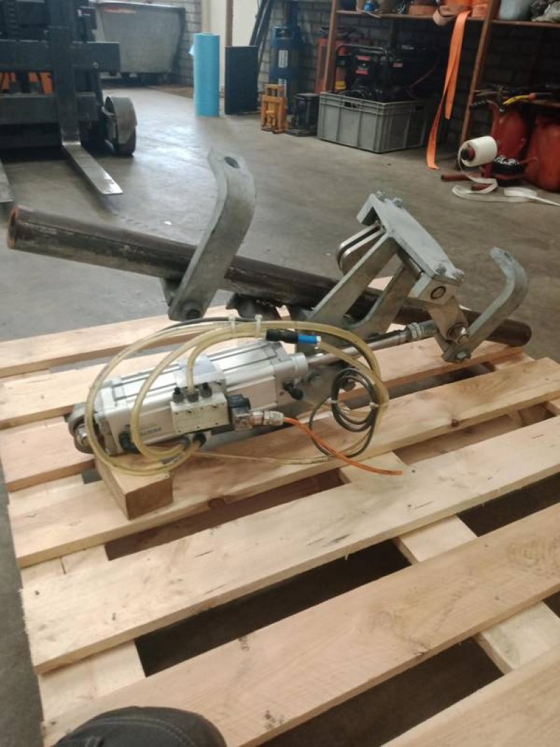 Hook Transit Control / Hook dosing device